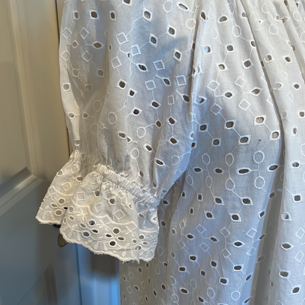 White cotton islet short sleeved blouse American Thread - Picture 2 of 7
